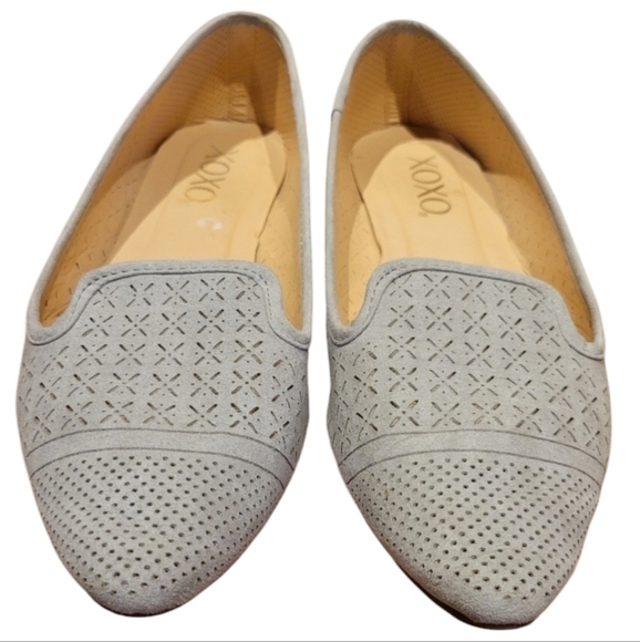 Xoxo grey flats with pinhole and X designs - Picture 1 of 6